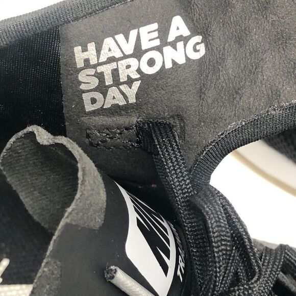 NIKE | Women’s Air Zoom Strong Black & Metallic Purple 9 - Picture 6 of 11